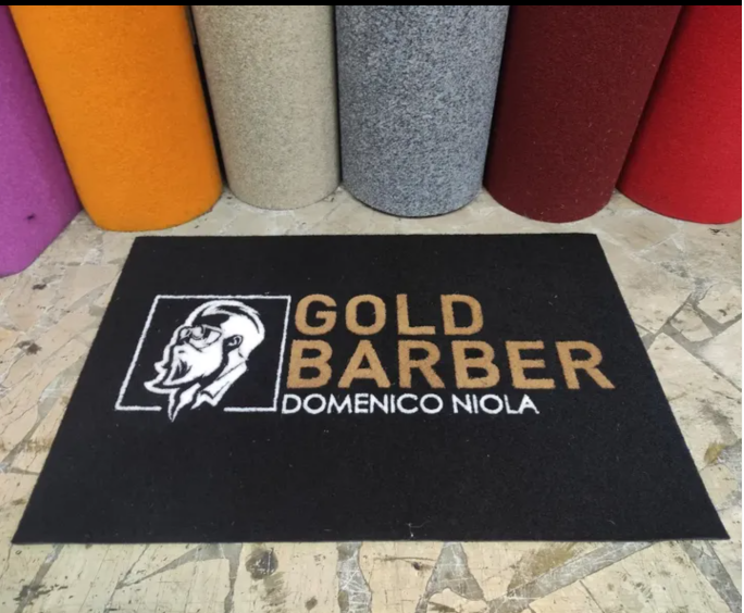 Tappeto personalizzato professionale con campioni colore